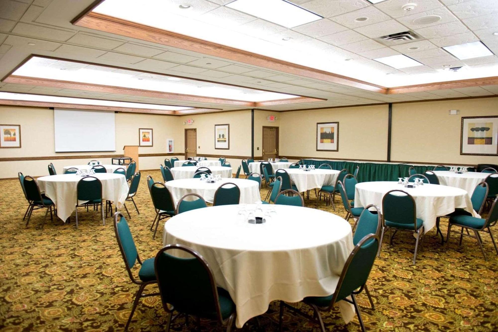 Country Inn & Suites By Radisson, Chanhassen, Mn Extérieur photo