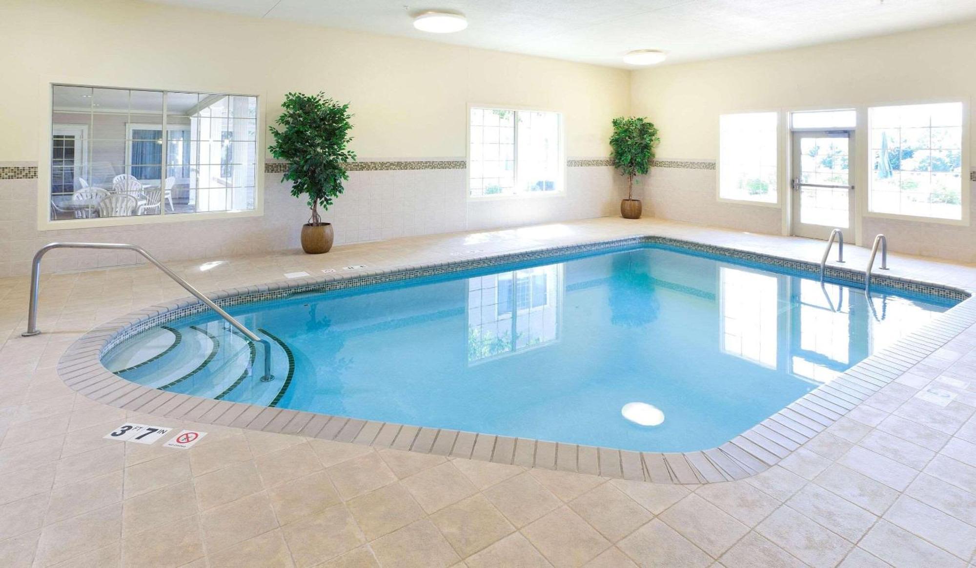 Country Inn & Suites By Radisson, Chanhassen, Mn Extérieur photo